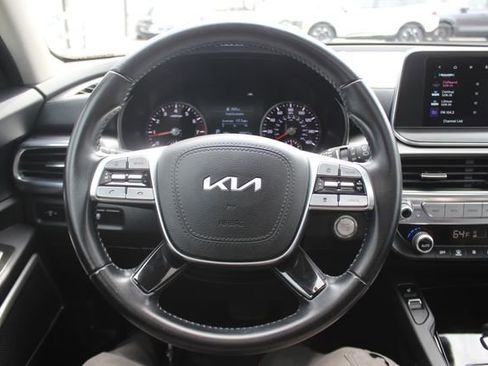 Certified 2022 Kia Telluride S image 15