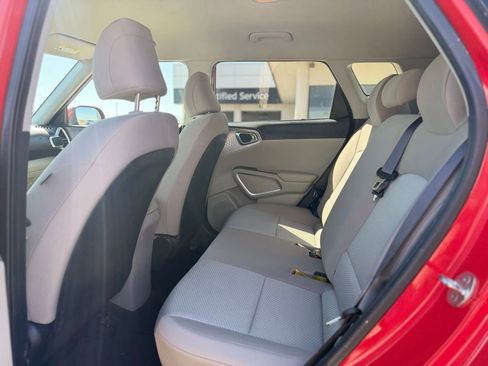 Used 2023 Kia Soul LX FWD image 9