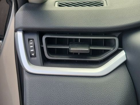 Used 2024 Toyota RAV4 XLE FWD image 31