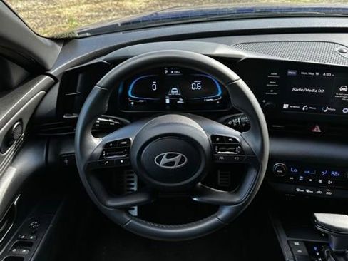 Certified 2025 Hyundai Elantra Sport FWD image 24