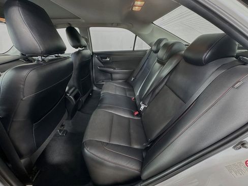 Used 2015 Toyota Camry image 29