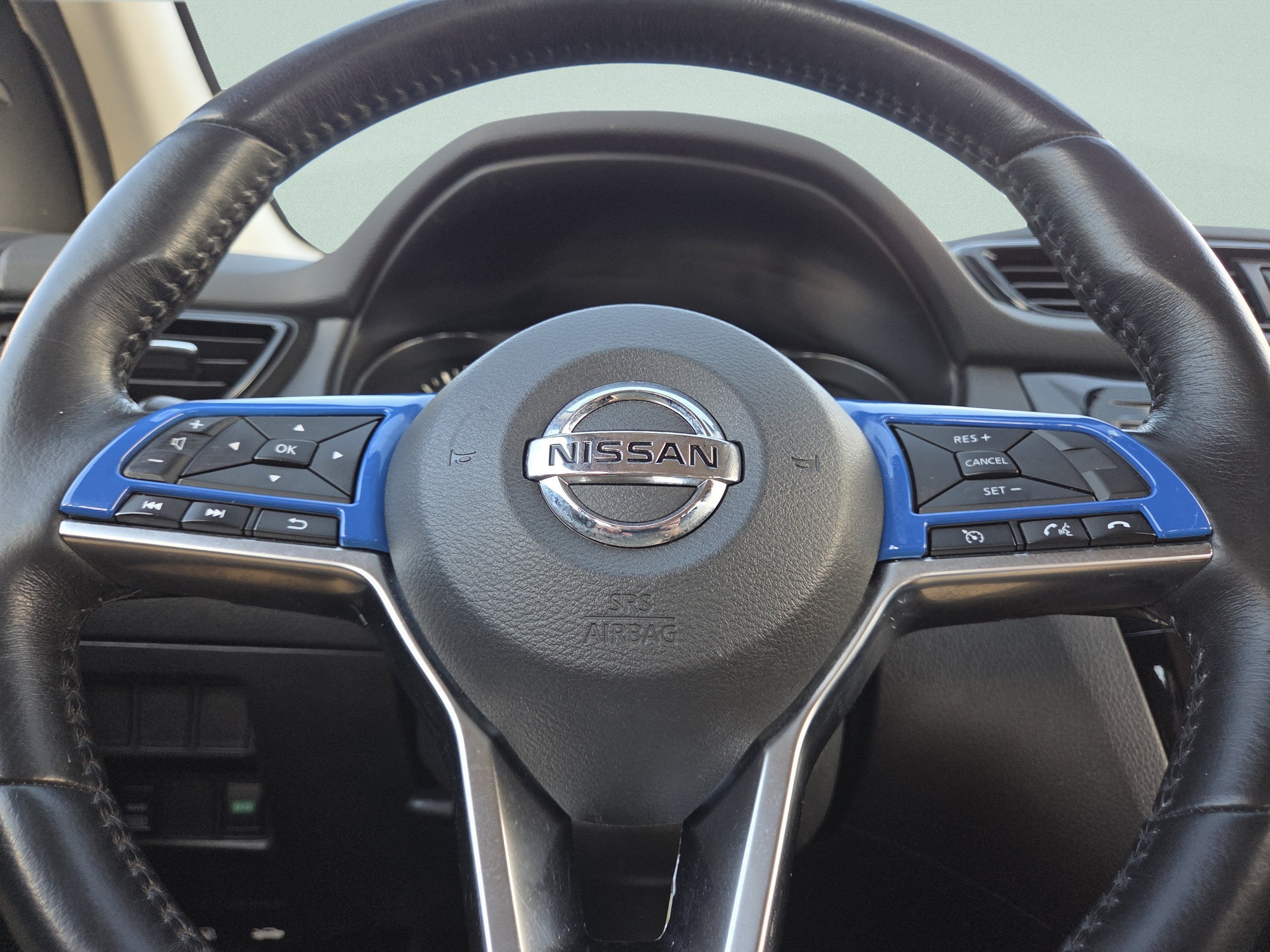 Used 2018 Nissan Rogue Sport SV w/ SV All-Weather Package AWD/4WD image 31