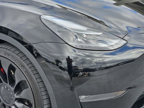 Used 2023 Tesla Model Y Performance image 32