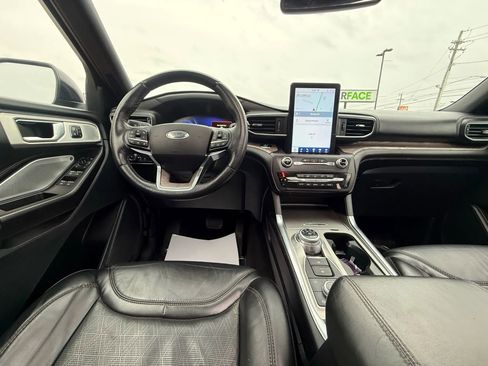 Used 2020 Ford Explorer Platinum w/ Premium Technology Package image 28