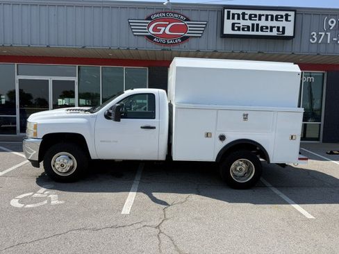 Used 2011 Chevrolet Silverado 3500 W/T AWD/4WD image 5