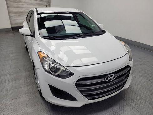 Used 2016 Hyundai Elantra GT FWD image 14