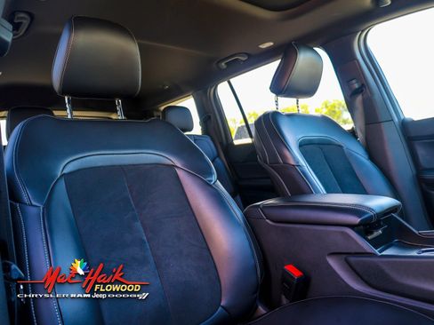 Used 2025 Jeep Grand Cherokee L Altitude image 14