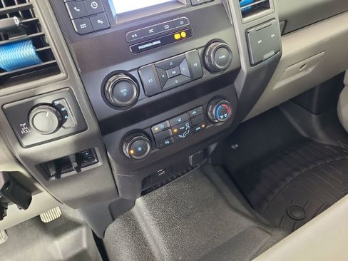 Used 2020 Ford F350 XL w/ Power Equipment Group image 15