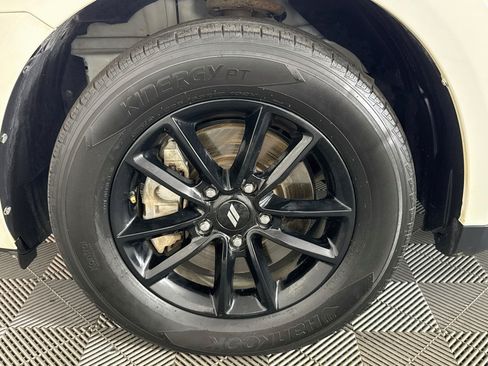 Used 2020 Dodge Journey SE w/ SE Popular Equipment Group FWD image 35