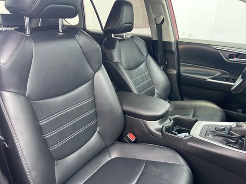 Certified 2022 Toyota RAV4 XLE Premium image 7