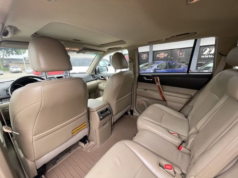 Used 2010 Toyota Highlander Limited image 10