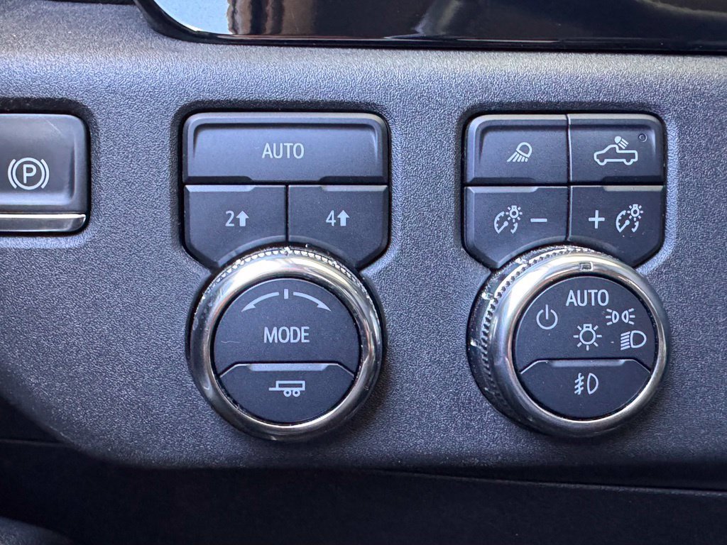 Used 2025 GMC Sierra 1500 SLT AWD/4WD image 5