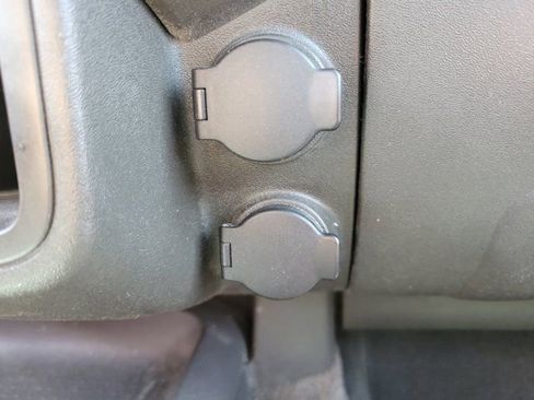 Used 2016 Nissan Frontier Desert Runner RWD image 30