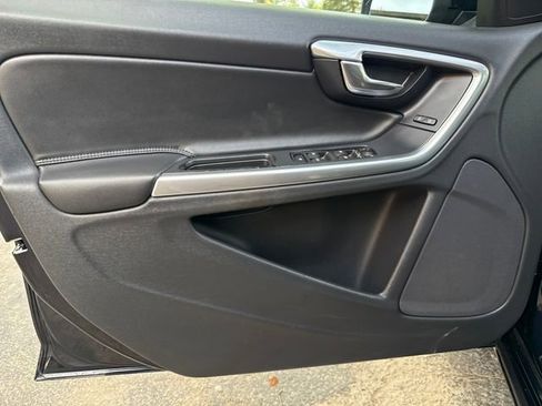 Used 2016 Volvo V60 T5 Platinum FWD image 7