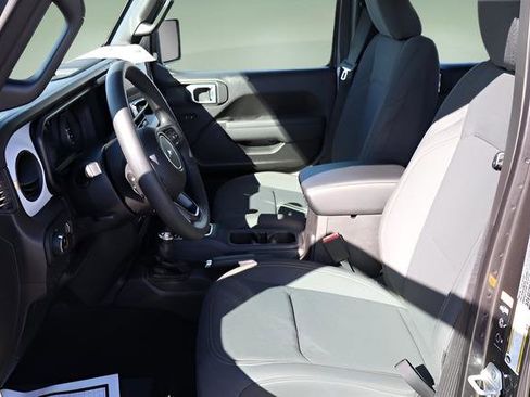 New 2026 Jeep Gladiator Sport image 12