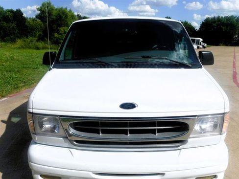 Used 2000 Ford E-150 and Econoline 150 RWD image 9