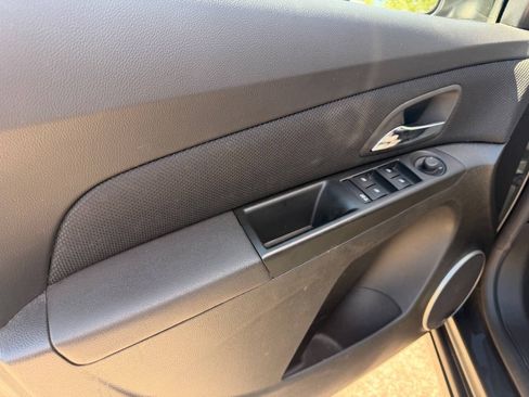 Used 2013 Chevrolet Cruze Eco w/ Enhanced Safety Package FWD image 12