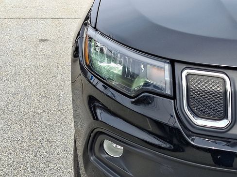 Certified 2022 Jeep Compass Latitude image 27