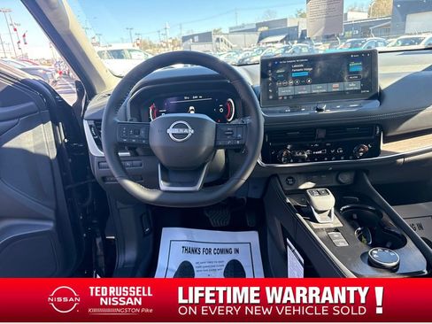 New 2026 Nissan Rogue Platinum image 13