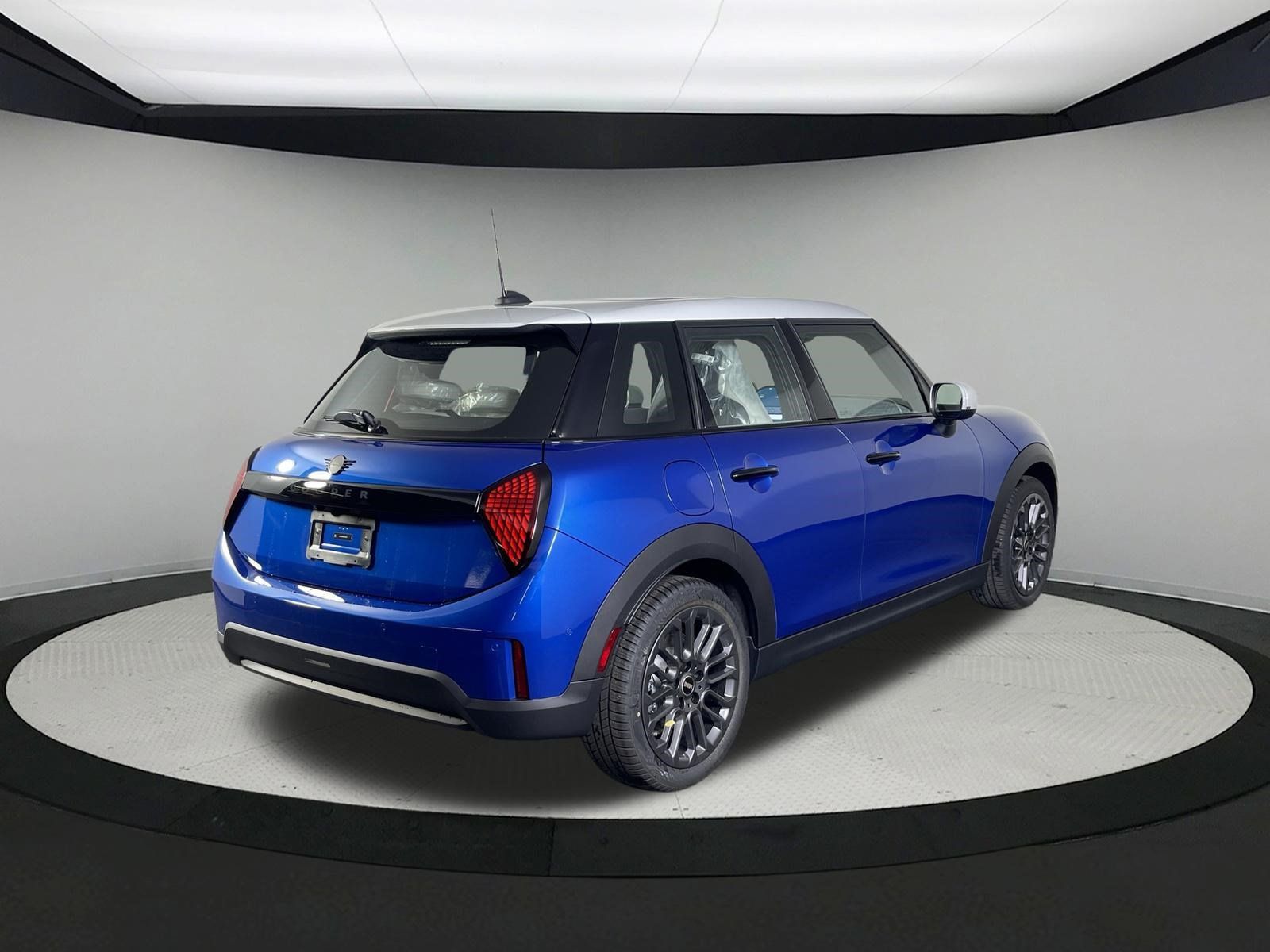 New 2027 MINI Cooper 4-Door Hardtop FWD image 5