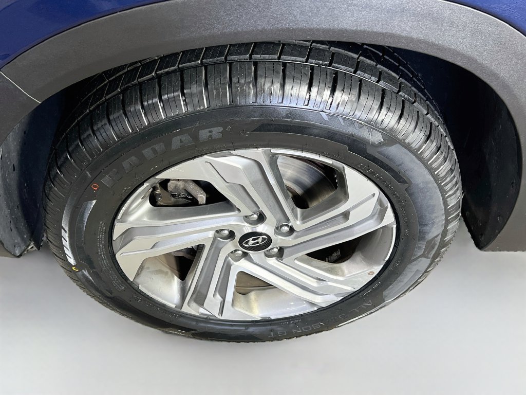 Used 2021 Hyundai Santa Fe SEL FWD image 4