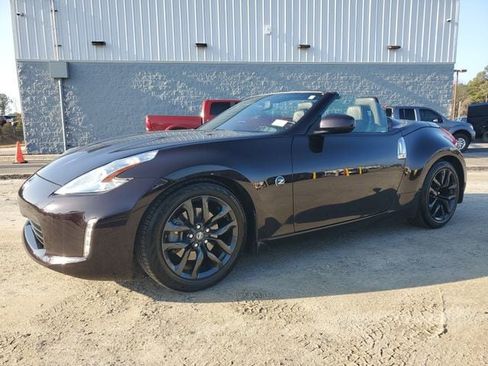 Used 2017 Nissan 370Z Touring image 6