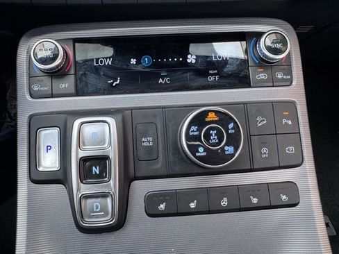 Used 2024 Hyundai Palisade Calligraphy image 24