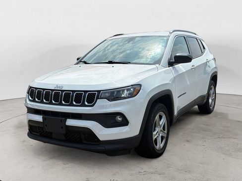Used 2023 Jeep Compass Latitude AWD/4WD image 7