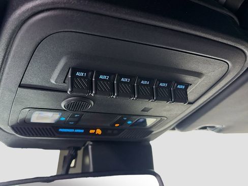 Used 2023 Ford Bronco Wildtrak image 12