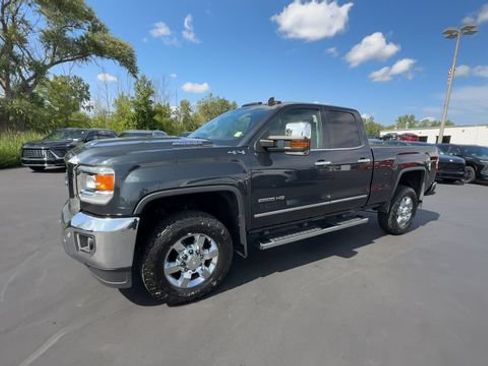 Certified 2018 GMC Sierra 2500 SLT w/ Snow Plow Prep Package AWD/4WD image 4