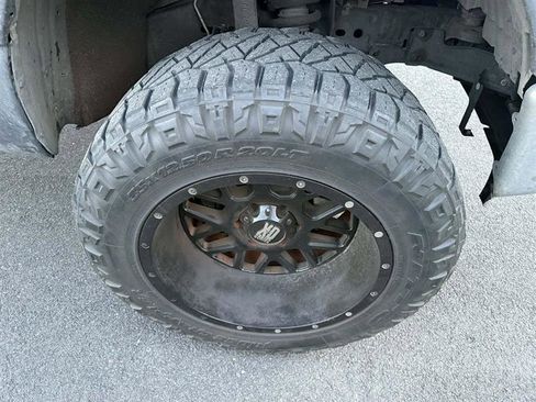 Used 2017 Nissan Titan SV AWD/4WD image 22