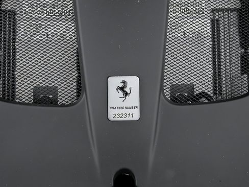 Used 2018 Ferrari 812 Superfast RWD image 18