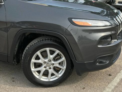 Used 2015 Jeep Cherokee Latitude FWD image 8