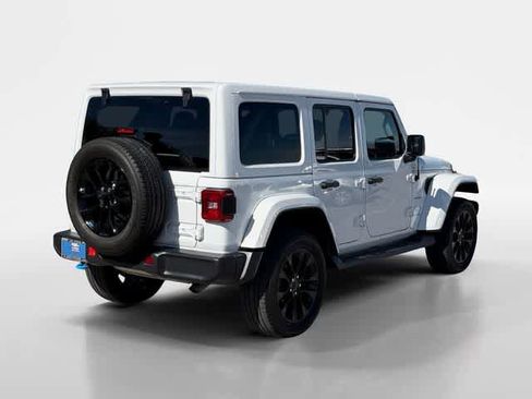 Used 2022 Jeep Wrangler Unlimited Sahara image 11