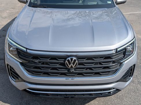 Used 2024 Volkswagen Atlas Cross Sport SEL Premium R-Line image 13