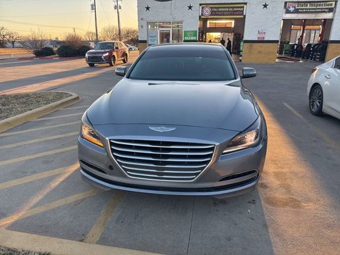 Used 2015 Hyundai Genesis 3.8 image 1