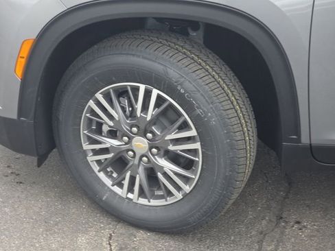 New 2026 Chevrolet Traverse LT w/ Driver Confidence Package FWD image 24