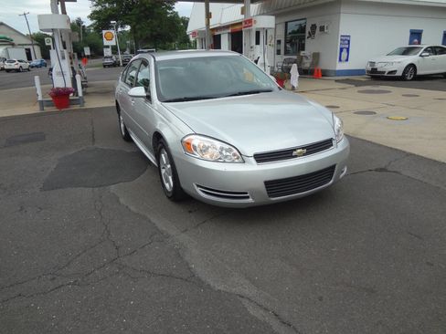 Used 2009 Chevrolet Impala LT w/ Luxury Edition Package image 6