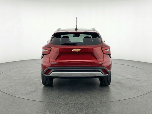 Used 2025 Chevrolet Trax LT w/ LT Convenience Package FWD image 7