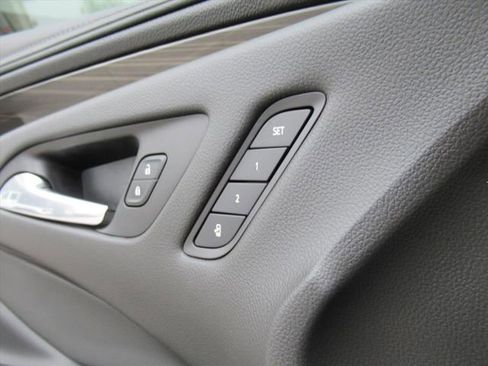 Used 2020 Buick Envision Essence image 25