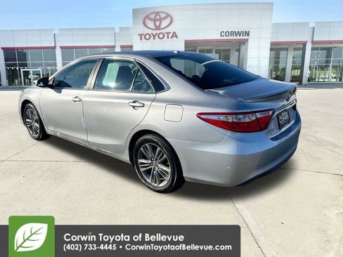 Used 2017 Toyota Camry SE w/ Moonroof Package image 6