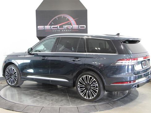 Used 2023 Lincoln Aviator Black Label w/ Class IV Trailer Tow Package image 7