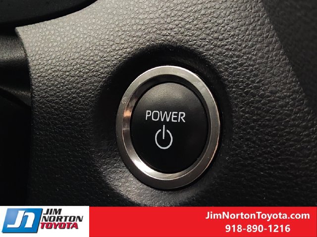 Used 2026 Toyota Corolla SE w/ SE Premium Package FWD image 22