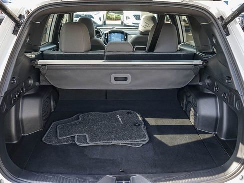 Certified 2025 Subaru Forester Premium AWD/4WD image 31