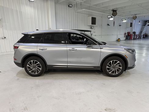 Used 2022 Lincoln Corsair FWD w/ Equipment Group 101A image 6