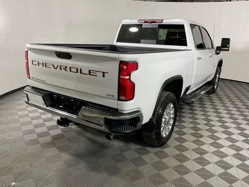 Used 2025 Chevrolet Silverado 2500 LTZ w/ LTZ Convenience Package image 8