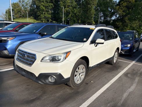 Used 2015 Subaru Outback 2.5i Premium w/ Popular Package #1 AWD/4WD image 3