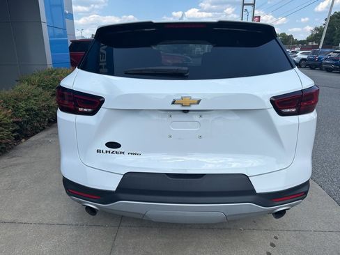 Used 2025 Chevrolet Blazer LT image 7