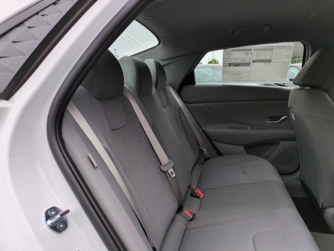 New 2026 Hyundai Elantra SE FWD image 40