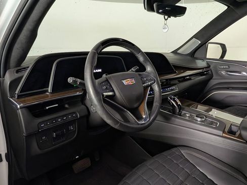 Used 2023 Cadillac Escalade Sport Platinum w/ LPO, ONYX Package AWD/4WD image 4